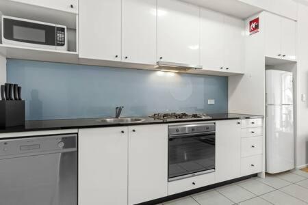 A Comfy For 5 Next To Darling Harbour Appartamento *