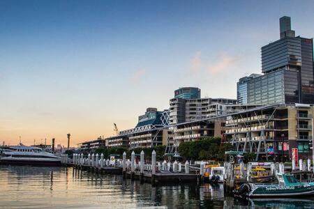 A Comfy For 5 Next To Darling Harbour Appartamento